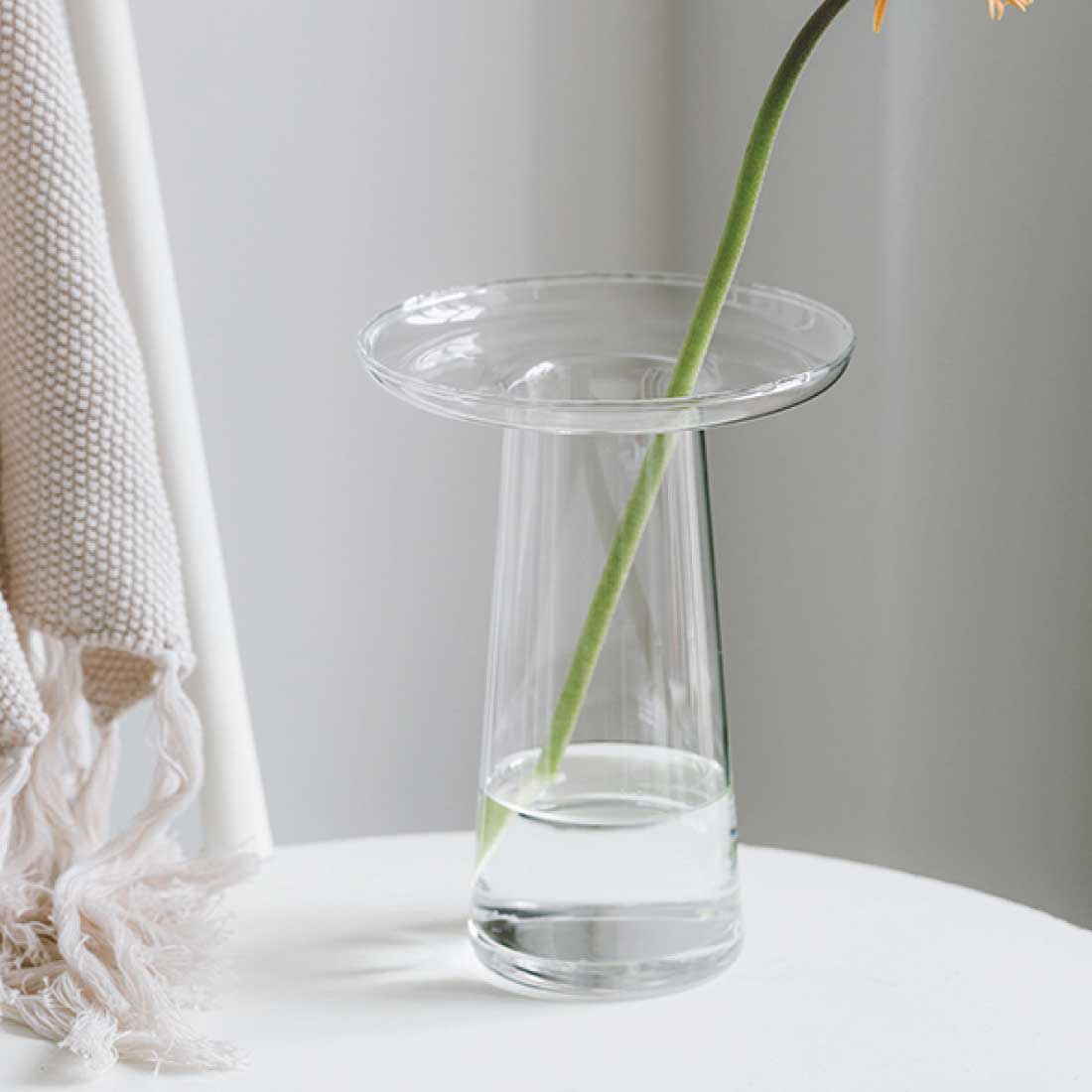 แจกัน Noonmoou Tulip vase Clear